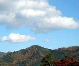 紅葉の山　撮影(2006) by きょう